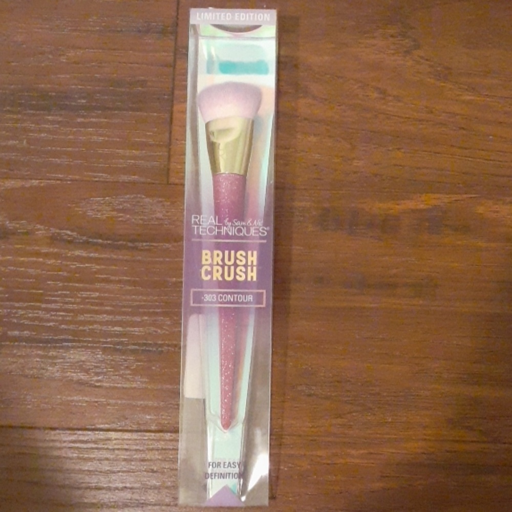 Brush Crush 303 Contour Brush